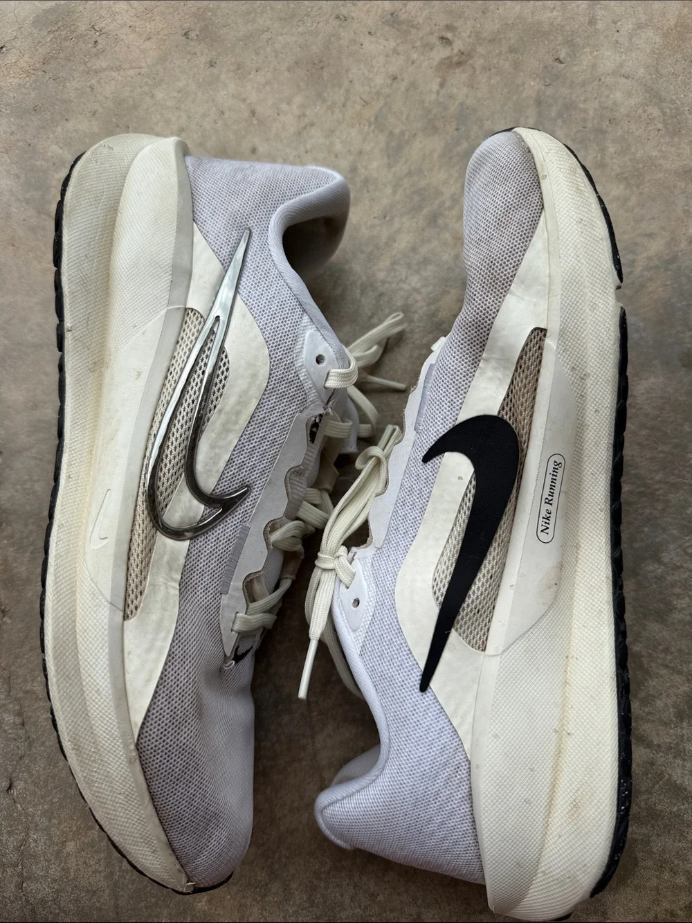 Women’s nike tennis shoes